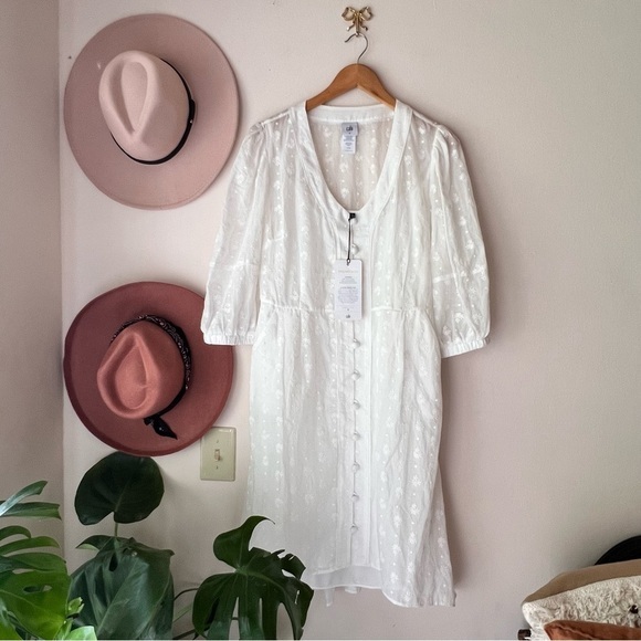 CAbi 5943 Midsummer White Floral Eyelet Embroidered Dress‎ Topper Coverup SIZE 8 - Picture 3 of 13